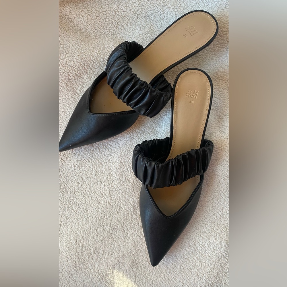 Kitten heels
